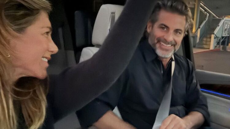 Η ανάρτηση του συντρόφου της Jennifer Aniston για το 2025 και η αναφορά στην ηθοποιό