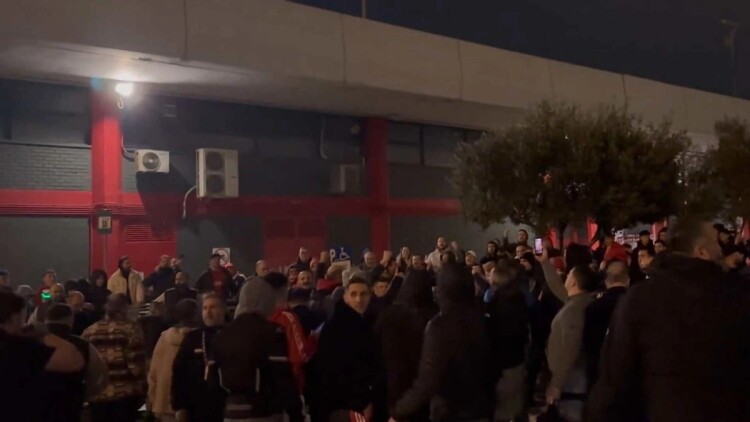 Δείτε βίντεο: Αποθέωση στο ΣΕΦ για την αποστολή Ολυμπιακού