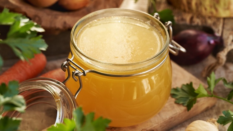 Εν αρχή ην ο ζωμός: Οι Κρύστη Καραγεώργου και Εύα Μονοχάρη μοιράζονται τα μυστικά τους
