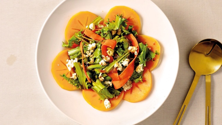 Σαλάτα με λωτό, καρότα, αντίδια και κυανό τυρί