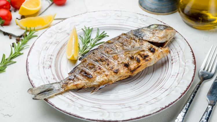 Τι τρώμε τα Θεοφάνια; Τα μαγειρικά έθιμα ανά την Ελλάδα
