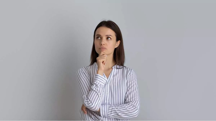 Και αν υπάρχει κάτι καλύτερο; Τι είναι το FOBO που μας κάνει αναποφάσιστους
