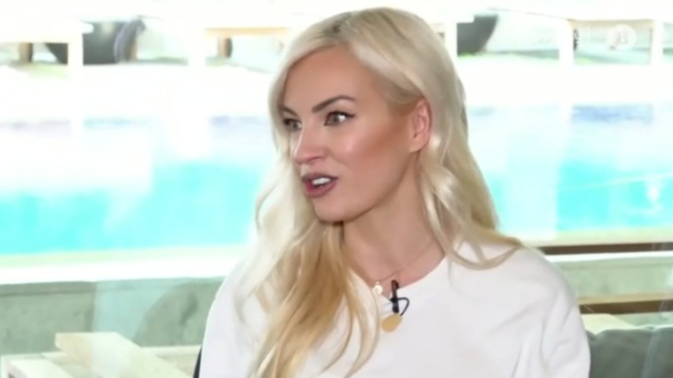 Η Τζούλια Νόβα εξήγησε τον λόγο που δεν έχει βαφτίσει ακόμα την 4 ετών κόρη της