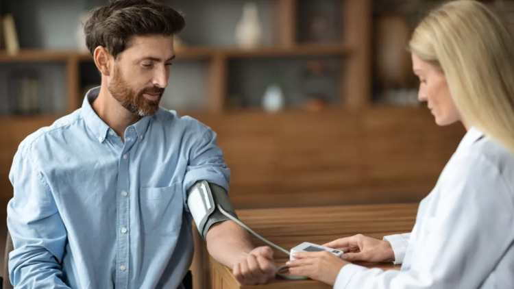 Οι 5 βασικοί έλεγχοι υγείας που δεν πρέπει να αμελήσετε το 2026
