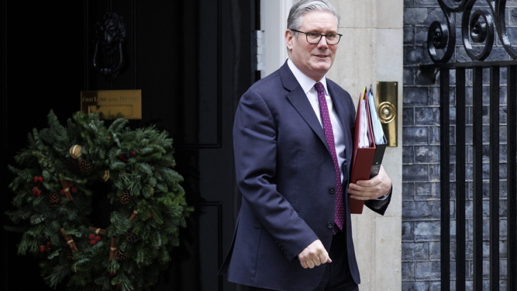 Στέκομαι στο πλευρό της Γροιλανδίας, λέει ο Στάρμερ μετά τις δηλώσεις Τραμπ περί προσάρτησης