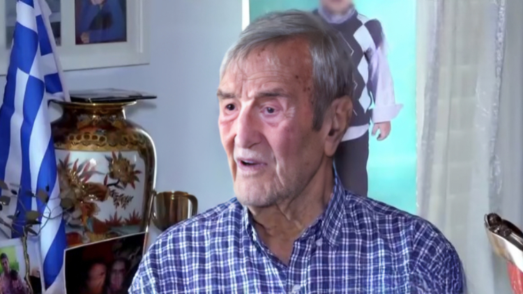 Γιάννης Βογιατζής για τα 100ά γενέθλιά του: Έχω ενέργεια για ζωή, είναι η αντίδρασή μου στο πέρασμα του χρόνου
