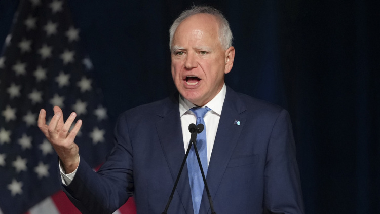 Αποσύρεται ο αντιπρόεδρος της Κάμαλα Χάρις, είχε μπει στο στόχαστρο του Τραμπ για κακοδιαχείριση στη Μινεσότα