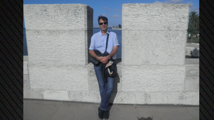 Μάχη για τη ζωή του δίνει ο δικηγόρος από την Κεφαλονιά σε νοσοκομείο του Παρισιού, στο πλευρό του η κόρη του