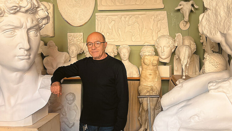 Μάριο Ντόσι: Ο μεγαλύτερος... αντιγραφέας αρχαίων γλυπτών στον κόσμο «δείχνει» πώς θα μπορούσαν να επιστρέψουν τα Μάρμαρα του Παρθενώνα στην Αθήνα
