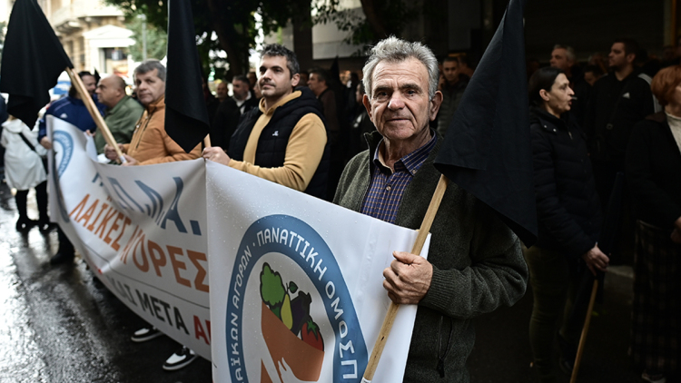 Απεργία επ’ αόριστον στις λαϊκές αγορές από σήμερα
