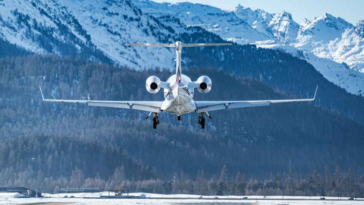 Χιόνια και παγετός παραλύουν τη δυτική Ευρώπη, ακυρώσεις πτήσεων σε Γαλλία και Ολλανδία 