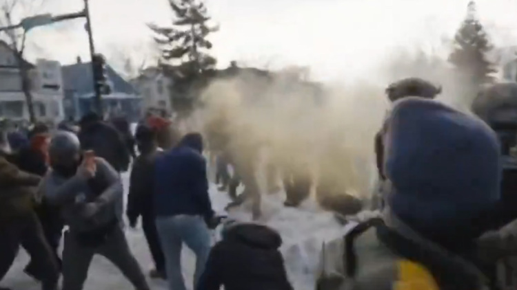 Αναφορές για πυροβολισμούς στη Μινεάπολη, εμπλέκονται ομοσπονδιακοί πράκτορες: Δείτε βίντεο