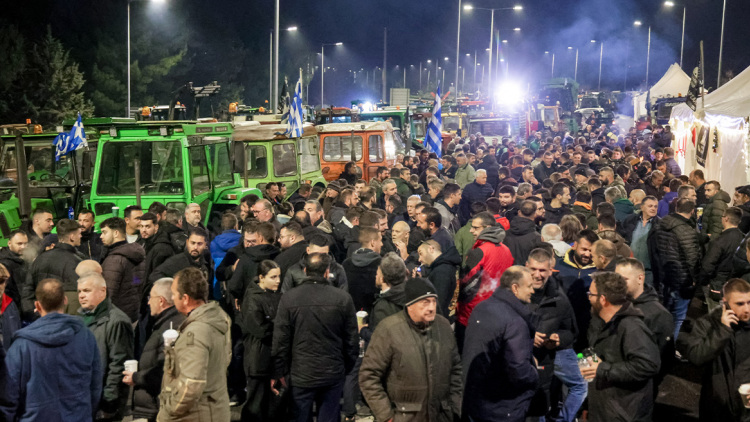 Κυβερνητικά στελέχη προς αγρότες: Διάλογος με ανοιχτούς δρόμους με Χατζηδάκη και Τσιάρα, αν είστε όλοι μαζί θα δείτε και τον πρωθυπουργό