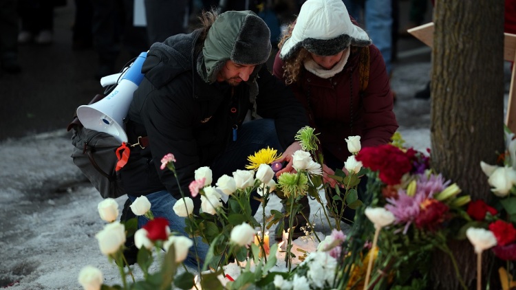 Ρενέ Μάκλιν Γκουντ: Τι ξέρουμε για την 37χρονη που πυροβολήθηκε θανάσιμα στη Μινεάπολη
