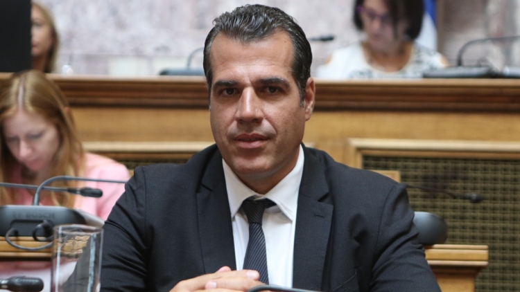 Πλεύρης κατά Βαρουφάκη: Εμπιστευτήκαμε τις τύχες της οικονομίας σε έναν άνθρωπο που το όνειρό του είναι πώς θα βρει χόρτο