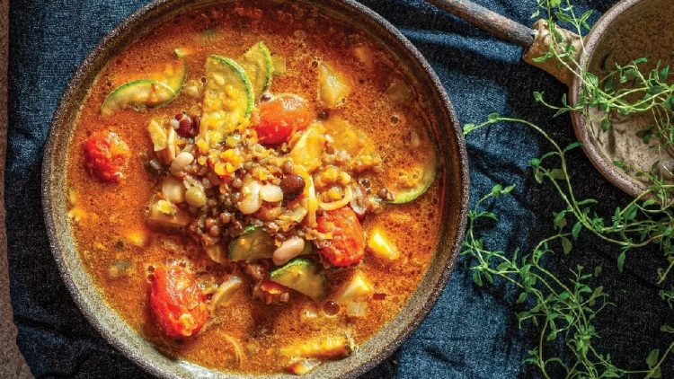 Σούπες με όσπρια: 13 συνταγές θαλπωρής γι' αυτόν τον χειμώνα