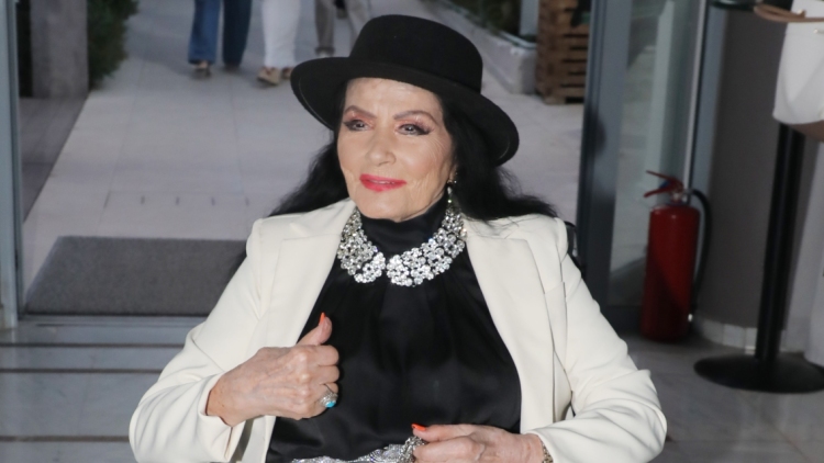 Στο νοσοκομείο η Ζωζώ Σαπουντζάκη: Οι γιατροί είπαν ότι είναι μια χαρά, λέει στενή της φίλη