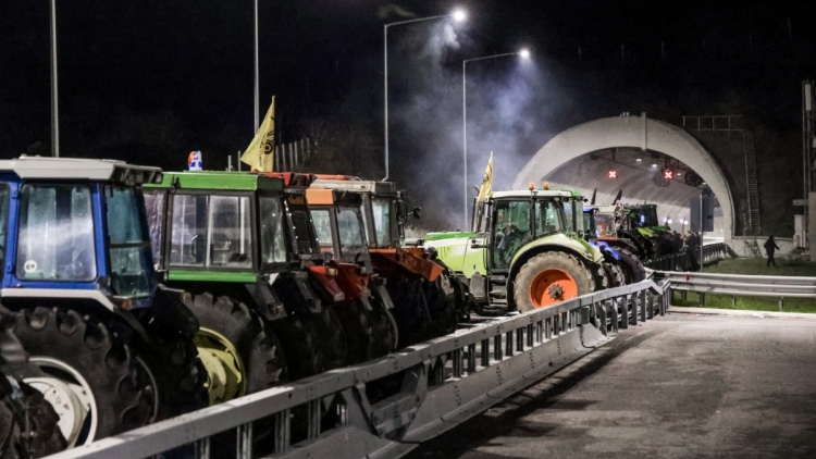 Αποχωρούν από τα Τέμπη οι αγρότες και επιστρέφουν στη Νίκαια για την πανελλαδική σύσκεψη