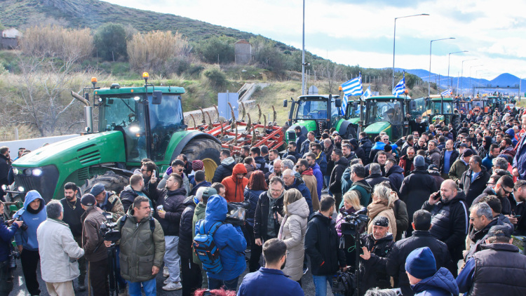 Το παρασκήνιο της πρόσκλησης στους αγρότες για συνάντηση με τον Μητσοτάκη: Τα τηλεφωνήματα και η βαλβίδα εκτόνωσης