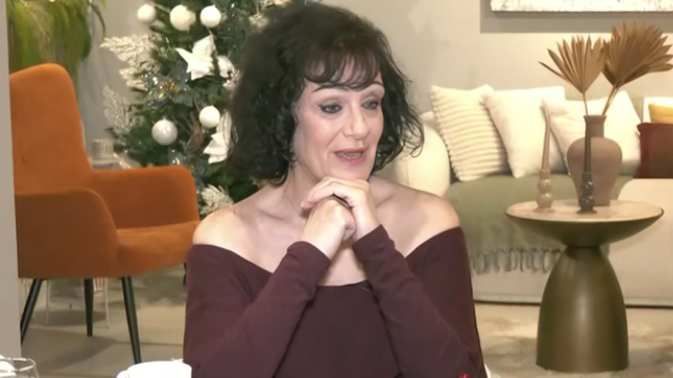 Στράτος Διονυσίου: Μετάνιωσα που υπέγραψα να χρησιμοποιήσουν το όνομά μου στην παράσταση - αφιέρωμα στη ζωή του, λέει η Μαρίνα Βλαχάκη