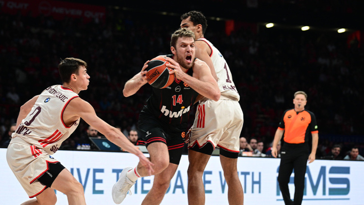 Ολυμπιακός - Μπάγερν Μονάχου 85-74 (Δ' περίοδος): Κλειδώνουν τη νίκη οι Πειραιώτες, σοβαρός τραυματισμός Μόρις, Live 