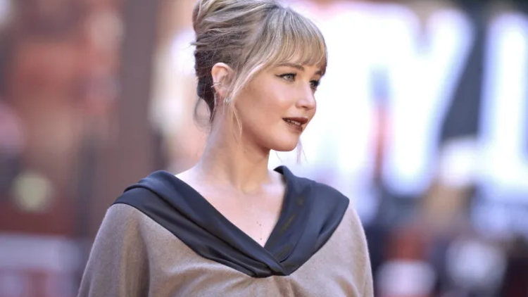 Jennifer Lawrence: Τι αποκάλυψε για τη δύσκολη απόφαση να αποχωριστεί τον σκύλο της μετά τη μητρότητα