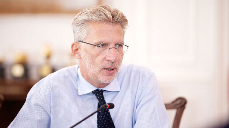 Σκέρτσος για τα 10 χρόνια Μητσοτάκη στη ΝΔ: Πραγματισμός, μετριοπάθεια, ανθεκτικότητα και ενσυναίσθηση τον κάνουν διαφορετικό