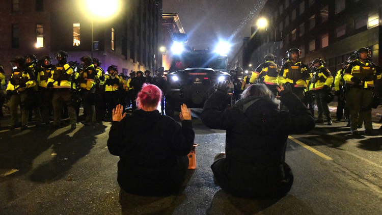 ΗΠΑ: Συλλήψεις 29 ατόμων κατά την διάρκεια συγκέντρωσης διαμαρτυρίας στην Μινεάπολη