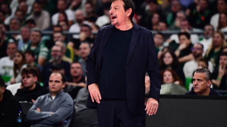 Αταμάν: «Να συγχαρώ τον Ολυμπιακό που κέρδισε με 40 πόντους, αν είσαι μεγάλη ομάδα, παίζεις όπως εκείνος και στο πρωτάθλημα»
