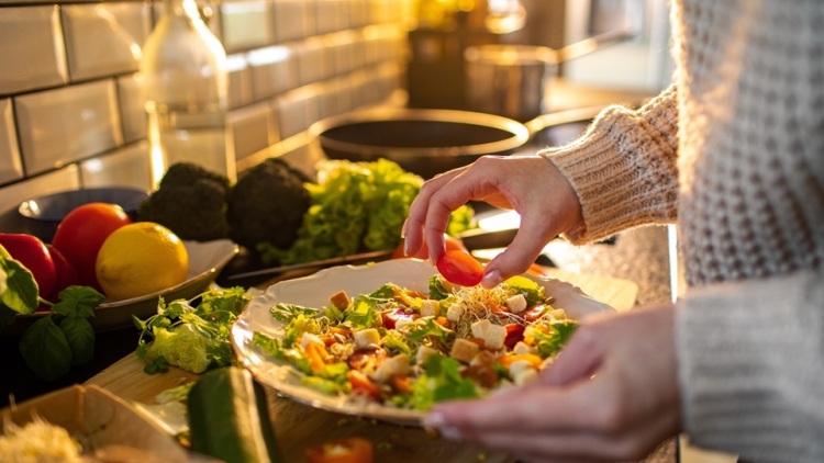 Γιατί οι δίαιτες τον Ιανουάριο συνήθως αποτυγχάνουν (και πώς να το αποφύγετε)