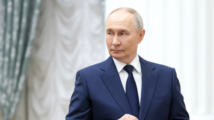 Ανάλυση του Guardian: Γιατί η ρωσική οικονομία δεν θα καταρρεύσει ακόμα κι αν πέσουν απότομα οι τιμές του πετρελαίου