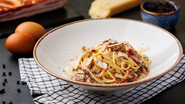 Η συνταγή της ημέρας: Σπαγγέτι καρμπονάρα. Το μενού της εβδομάδας (12/1-18/1)