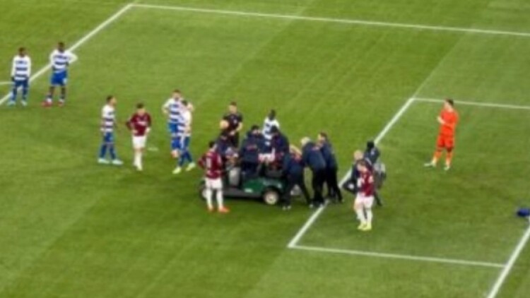 Γουέστ Χαμ: Τραυματίστηκε στο κεφάλι και έφυγε με φορείο ο Μαυρόπανος από το ματς με την ΚΠΡ