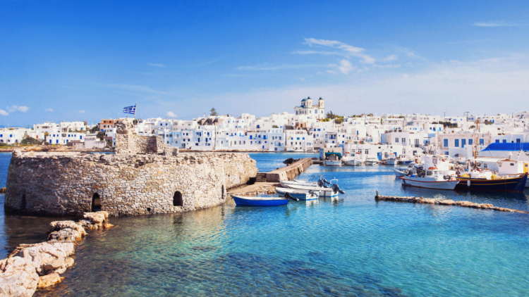 Τα 15 ελληνικά νησιά που ξεχωρίζουν για τις διακοπές του 2026, σύμφωνα με το Conde Nast Traveller