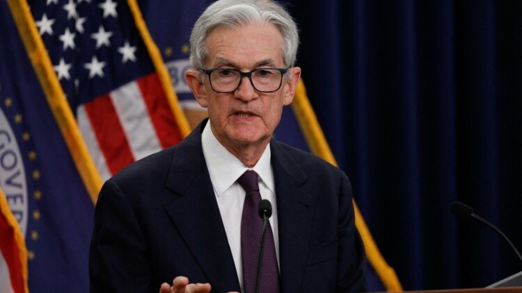 Ο Πάουελ αποχωρεί από επικεφαλής της Fed αλλά παραμένει στο ΔΣ