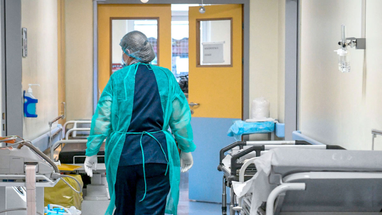 Ασθενής επιτέθηκε σε νοσηλεύτρια του Πανεπιστημιακού Νοσοκομείου Λάρισας,  τι καταγγέλλει το Σωματείο Εργαζομένων