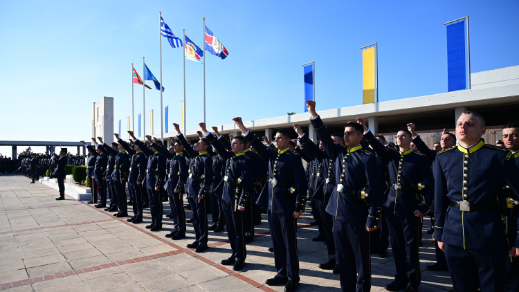 Έκτακτες κρίσεις αξιωματικών των Ενόπλων Δυνάμεων