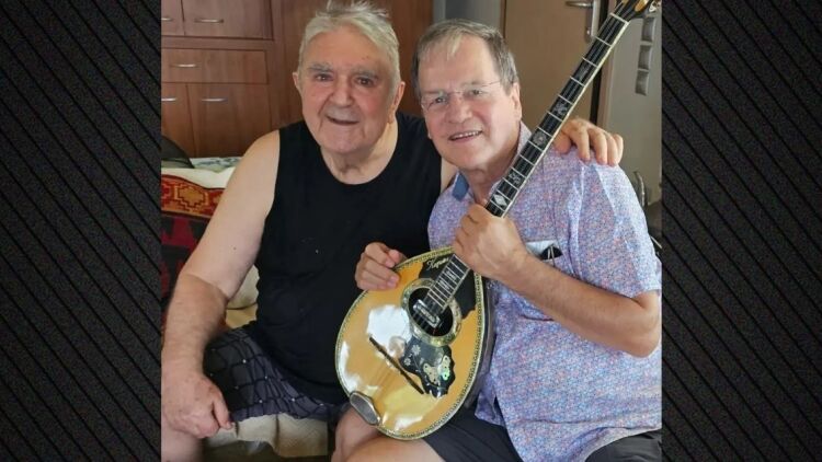 Ο Χρήστος Νικολόπουλος ανέβασε φωτογραφίες με τον Πασχάλη Τερζή και ανακοίνωσε το νέο του τραγούδι