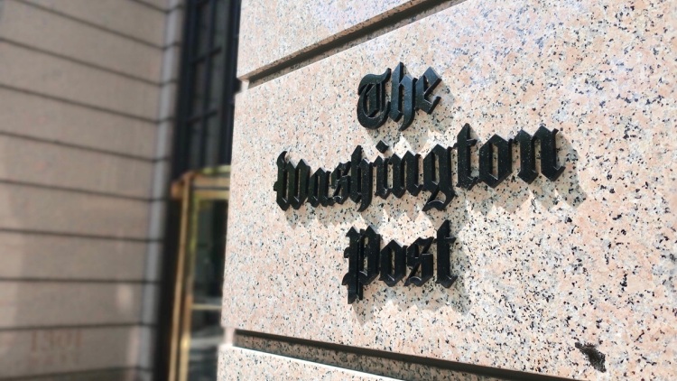 Το FBI ερευνά το σπίτι δημοσιογράφου της Washington Post που κάλυψε απολύσεις ομοσπονδιακών υπαλλήλων από την κυβέρνηση Τραμπ