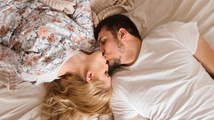 Κλαίτε, γελάτε ή ματώνει η μύτη σας μετά το σεξ; Οι πιο περίεργες «παρενέργειες» του οργασμού