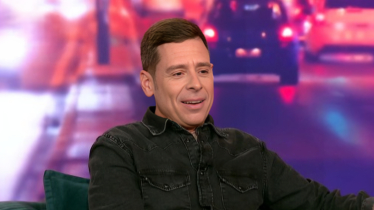 Γιάννης Σαρακατσάνης: Η απιστία δεν είναι τόσο κακή, αλλά θα με σκότωνε να ανακαλύψω ότι η σύζυγός μου αγαπάει άλλον