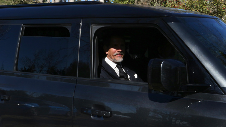 Σε στενό οικογενειακό κύκλο το μνημόσυνο του τέως βασιλιά Κωνσταντίνου, δείτε βίντεο και φωτογραφίες
