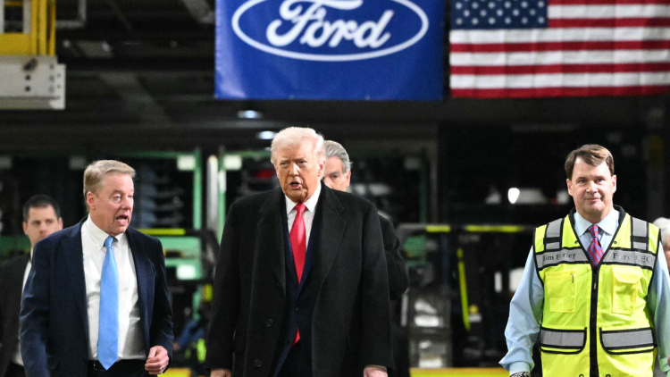 Η Ford έθεσε σε διαθεσιμότητα τον εργάτη που αποκάλεσε τον Τραμπ «προστάτη παιδόφιλων»