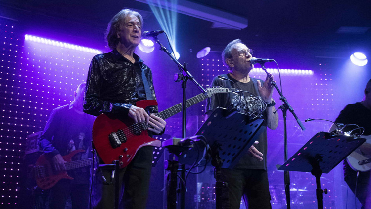 Συνεχίζονται με μεγάλη επιτυχία για όλο τον Ιανουάριο, Κώστας Τουρνάς – Διονύσης Τσακνής «Το Ροκ το Ελληνικό»
