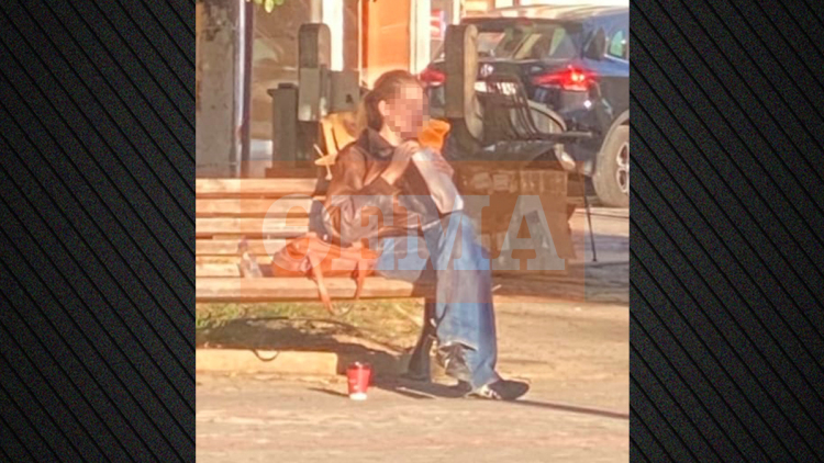 Πόρτα-πόρτα οι έρευνες για τη 16χρονη Λόρα: Οι γονείς της λένε ότι δεν είναι η κοπέλα που είδε στη Βάρη ιδιοκτήτης καφέ
