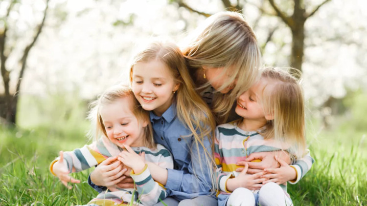 Αυτές οι γυναίκες γερνούν γρηγορότερα – «Κλειδί» ο αριθμός των παιδιών που έχουν
