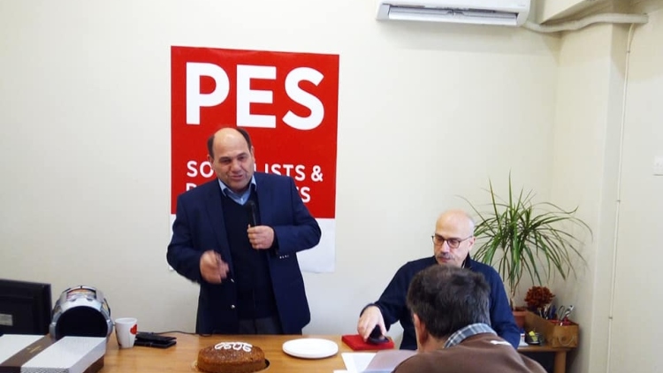 Παραίτηση στελέχους της Ανανεωτικής Αριστεράς από το ΠΑΣΟΚ με πυρά κατά Ανδρουλάκη: Το κόμμα δεν μπορεί να γίνει πρωταγωνιστής