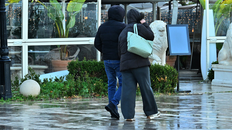 Καιρός: Πέφτει κι άλλο η θερμοκρασία την Κυριακή, έρχεται νέο βαρομετρικό χαμηλό με φαινόμενα από την Τρίτη