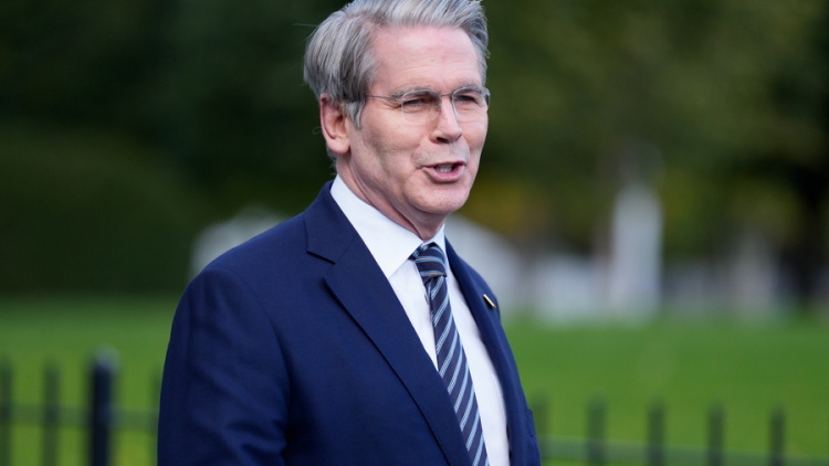 Μπέσεντ: Η Ευρώπη είναι αδύναμη, o Τραμπ δεν κάνει πίσω για τη Γροιλανδία