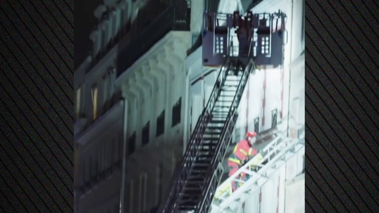 Τρόμος στο Παρίσι: Κατέρρευσε όροφος κτιρίου κατά τη διάρκεια πάρτι, τουλάχιστον 19 τραυματίες